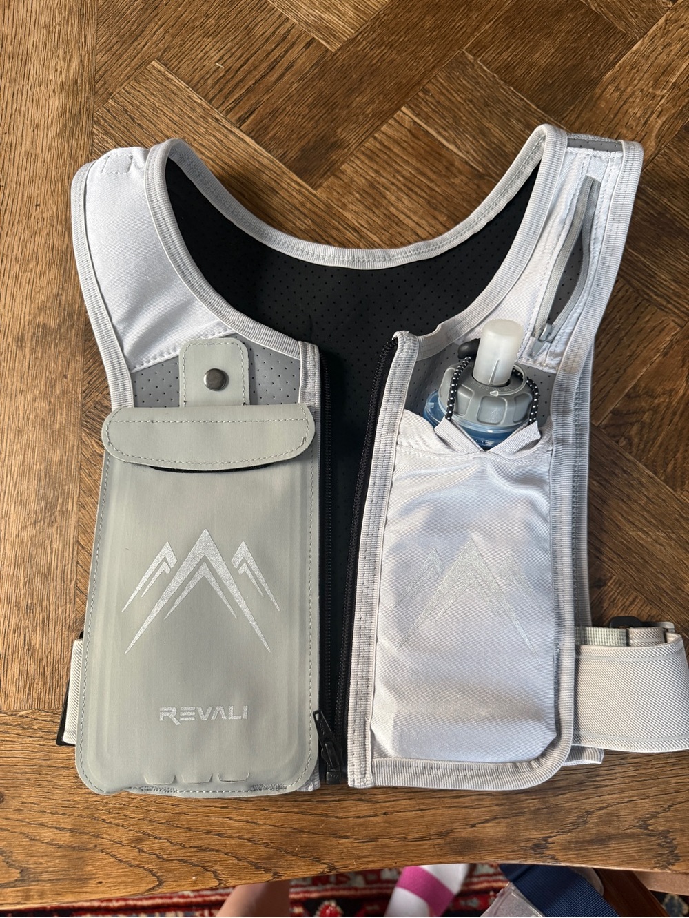 Revali Light Gray Hydration Vest with Pocket